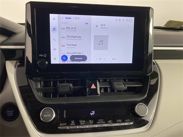 Used 2025 Toyota Corolla Cross LE image 21