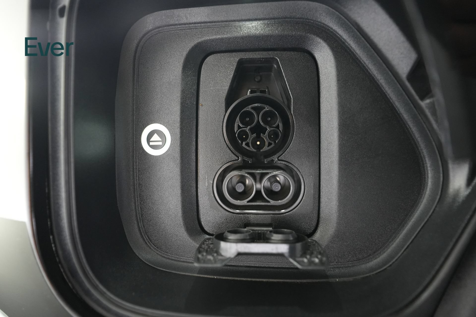 Used 2025 Rivian R1S Premium AWD/4WD image 10