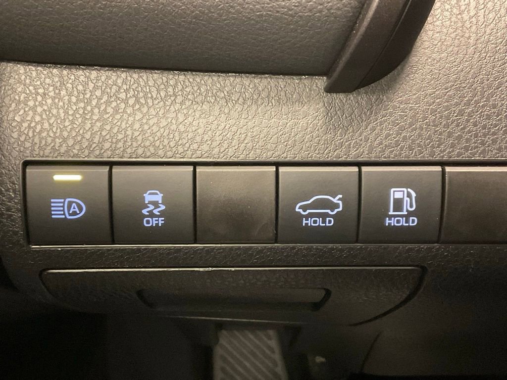 Used 2024 Toyota Camry SE image 15