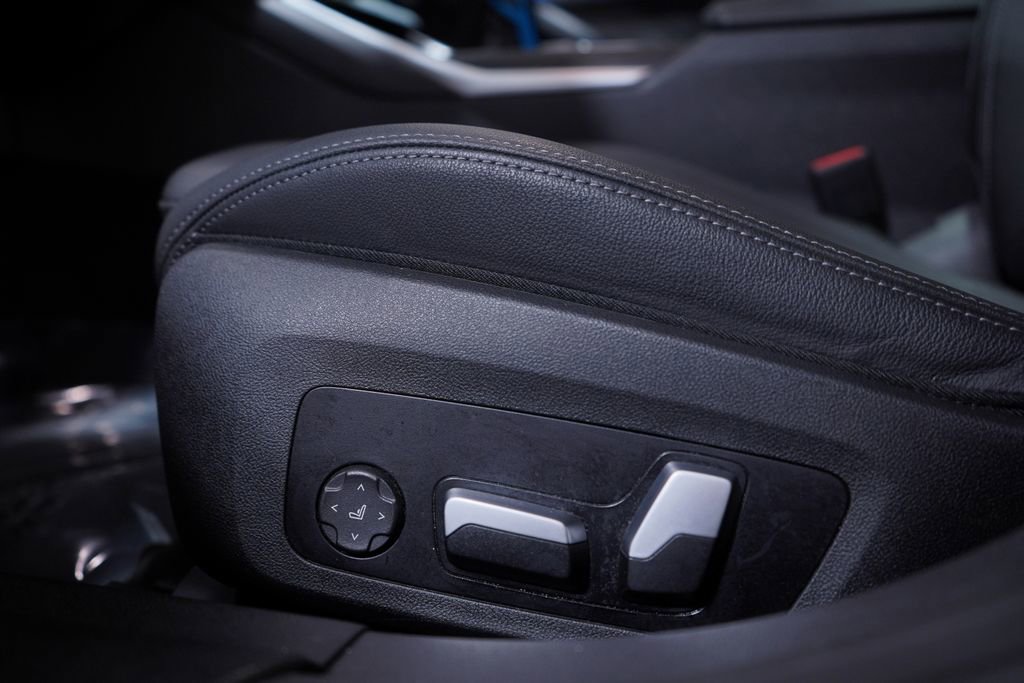 Used 2023 BMW i4 eDrive35 image 18