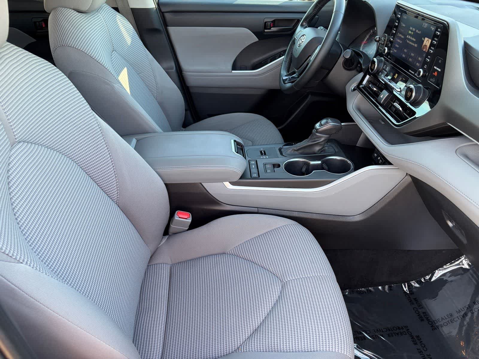 Used 2021 Toyota Highlander LE FWD image 10