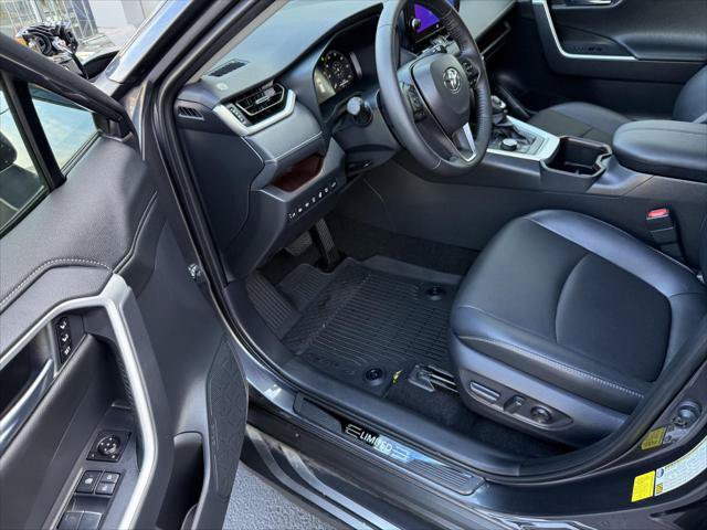 Certified 2025 Toyota RAV4 Limited w/ Advanced Technology Package AWD/4WD image 14