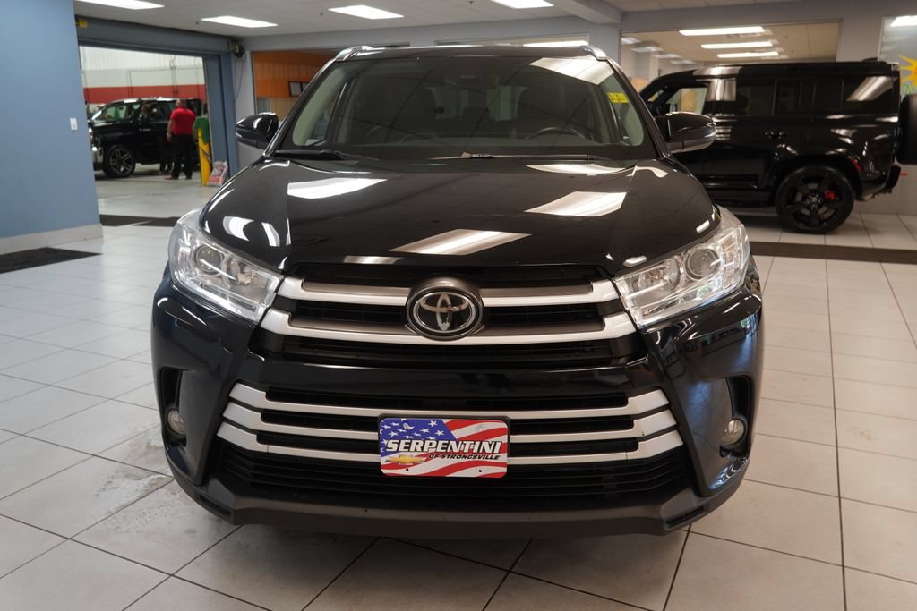 Used 2019 Toyota Highlander XLE AWD/4WD image 17