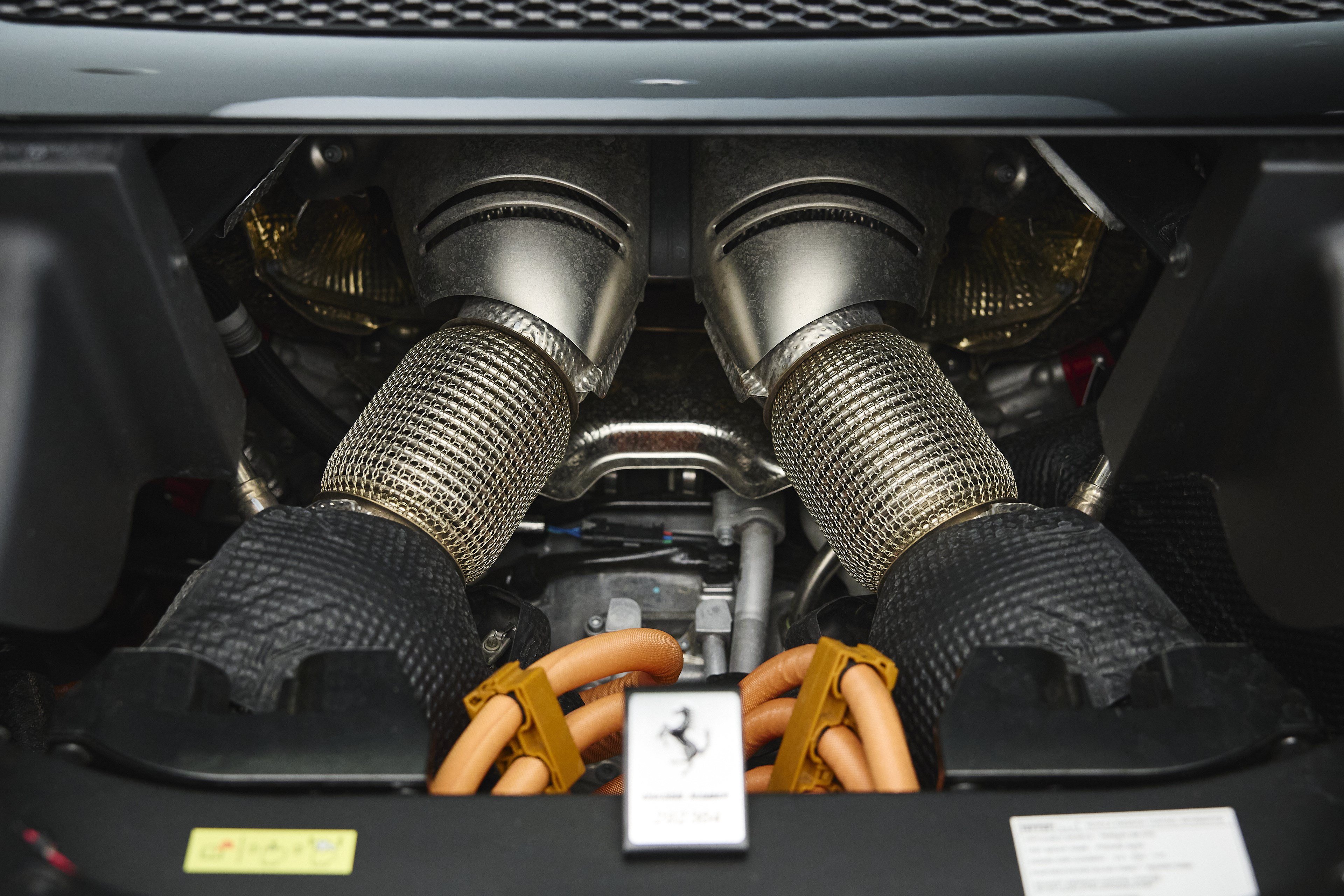 Used 2023 Ferrari 296 GTS RWD image 12