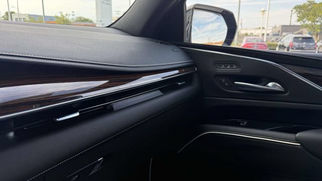 Used 2022 Cadillac Escalade Premium Luxury AWD/4WD image 82