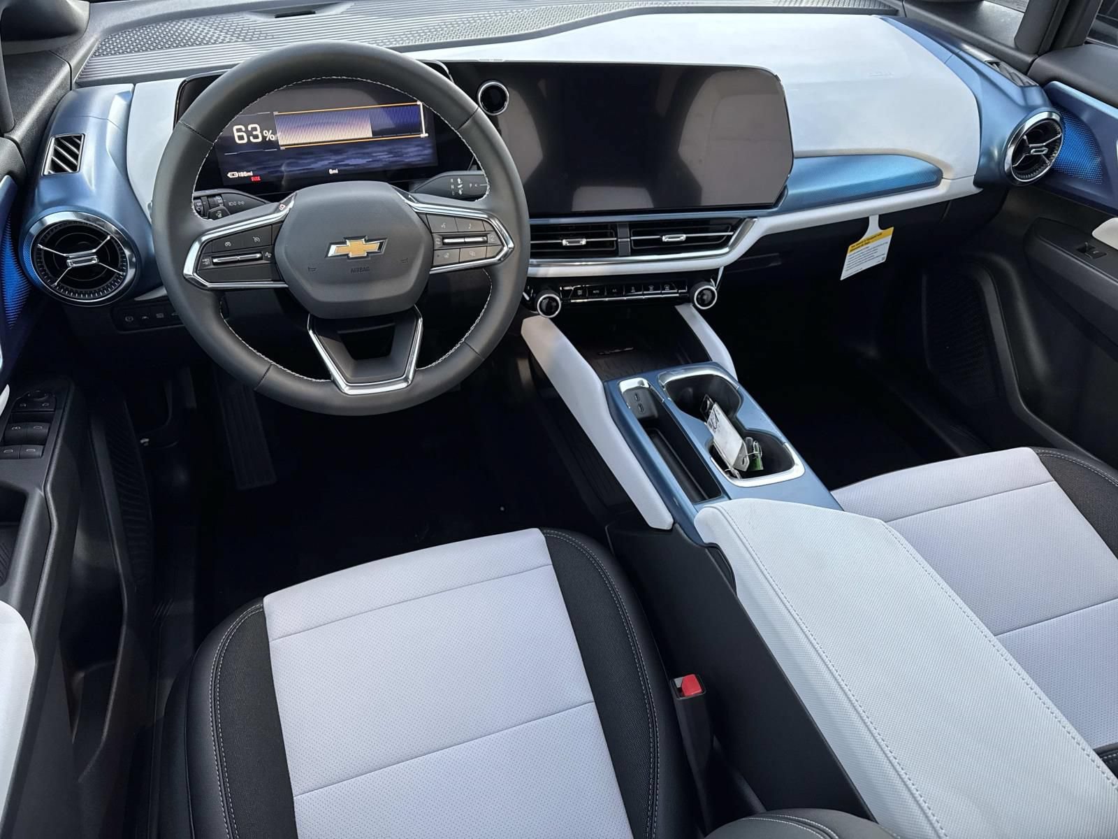 New 2026 Chevrolet Equinox EV LT AWD/4WD image 2