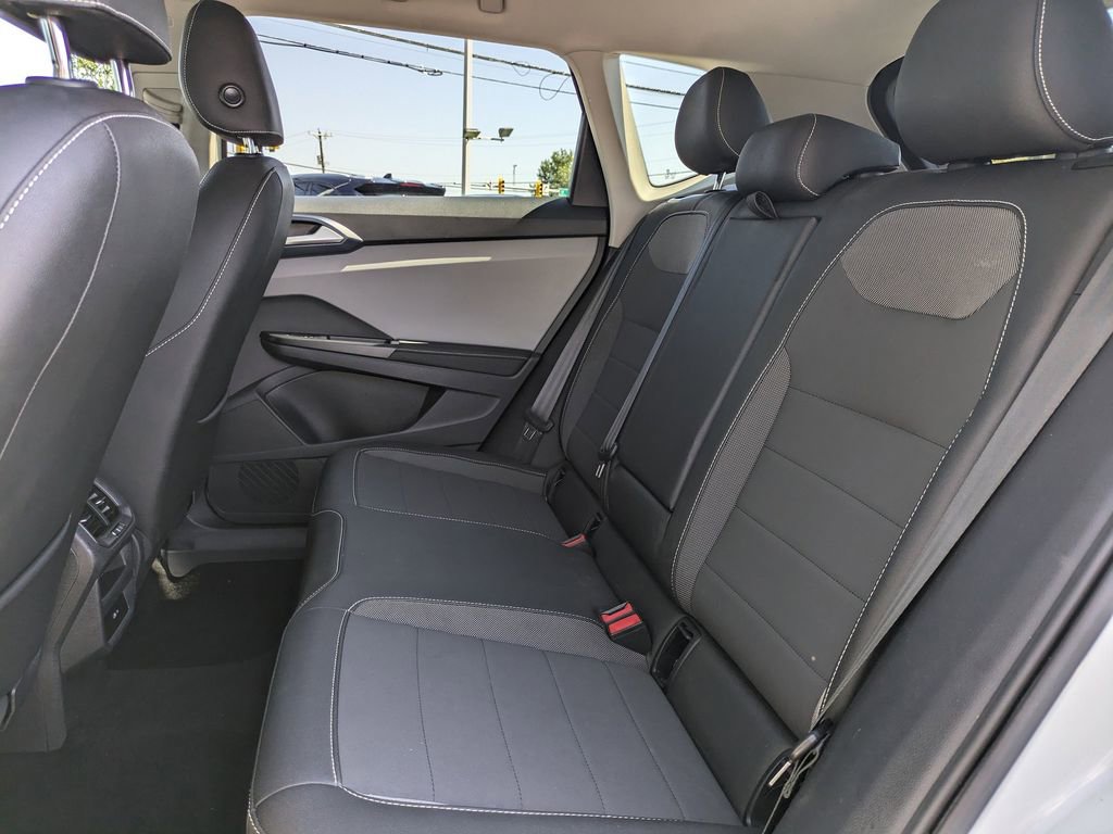 Used 2024 Volkswagen Taos SE image 14