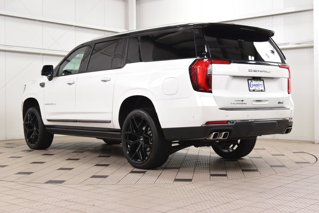 Used 2025 GMC Yukon XL Denali Ultimate w/ LPO, Floor Liner Package AWD/4WD image 6