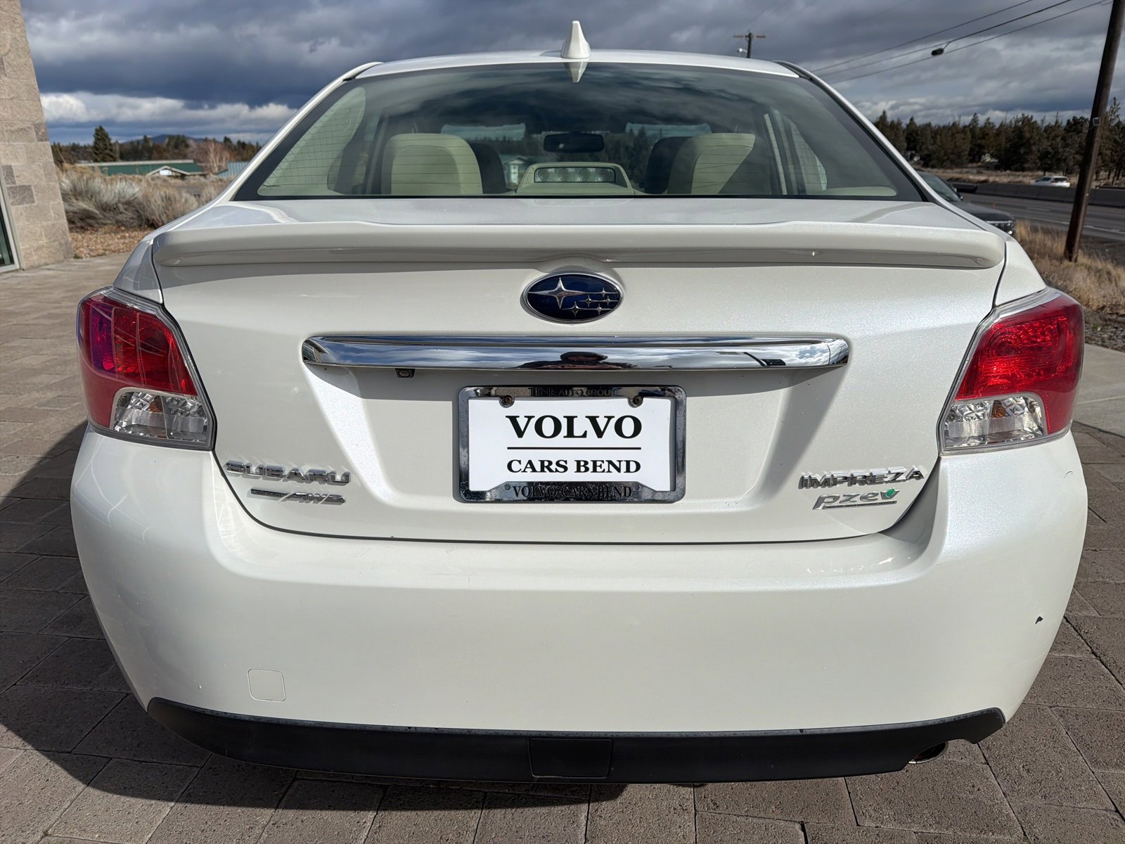 Used 2016 Subaru Impreza 2.0i Limited image 3