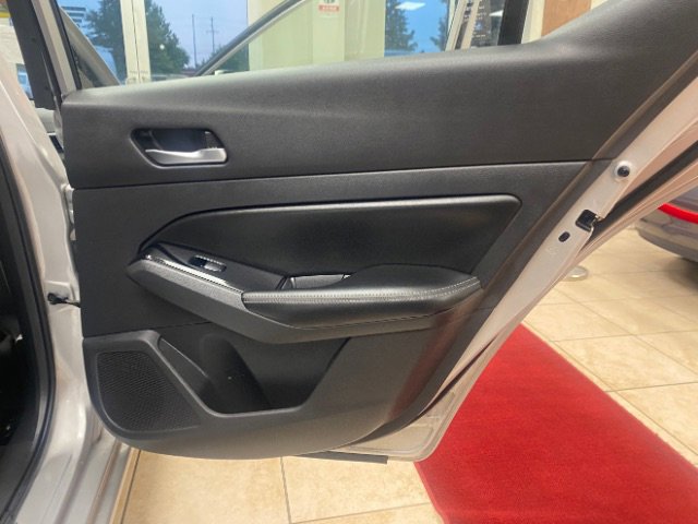 Used 2022 Nissan Altima 2.5 SV w/ SV Premium Package image 10