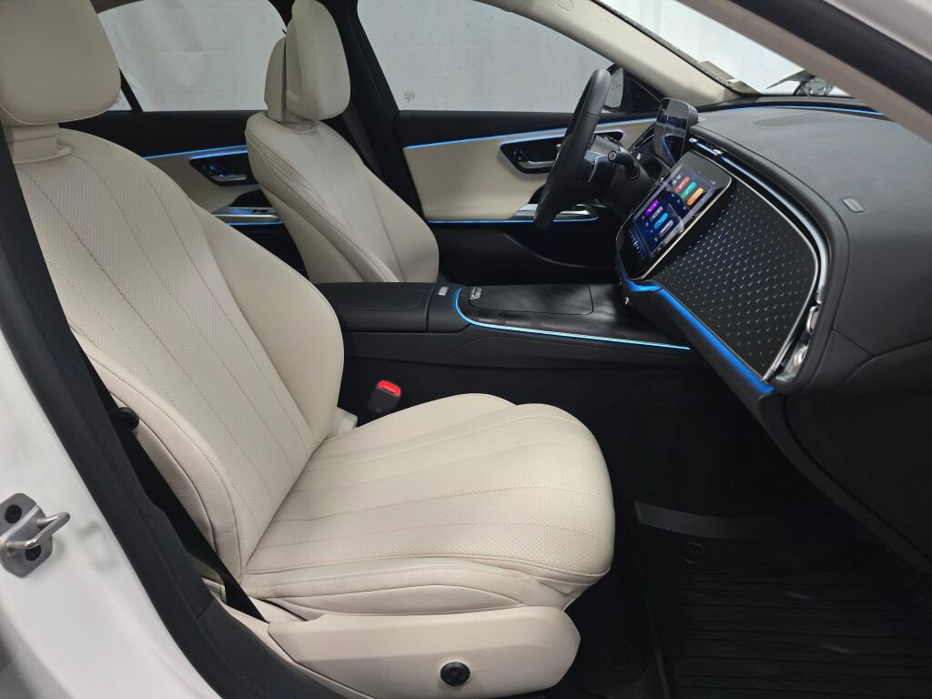 Used 2024 Mercedes-Benz E 350 4MATIC Sedan image 26