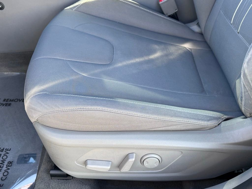 Used 2022 Hyundai Elantra SEL w/ Convenience + Premium Package image 33