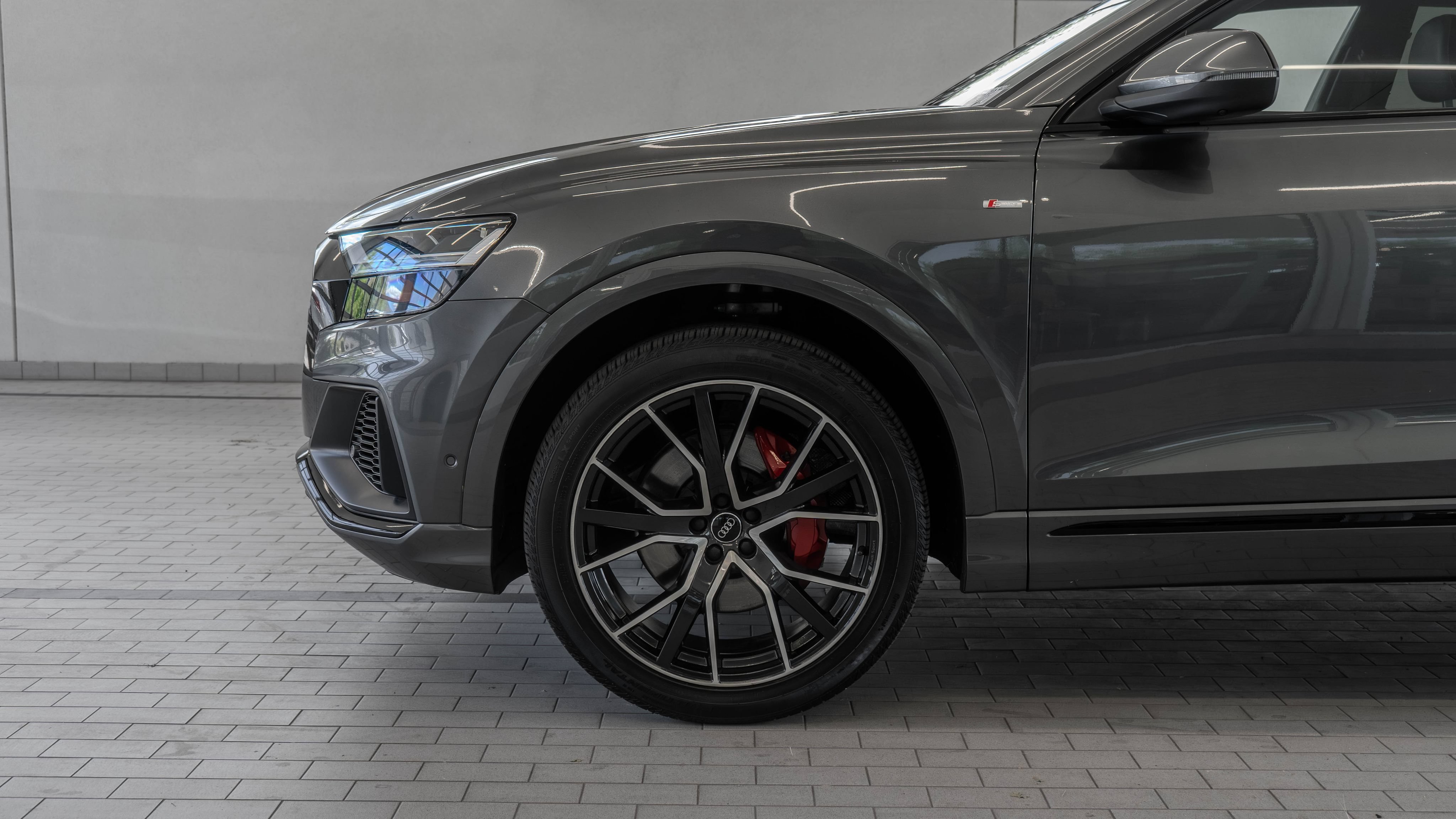Used 2020 Audi Q8 Premium Plus AWD/4WD image 4