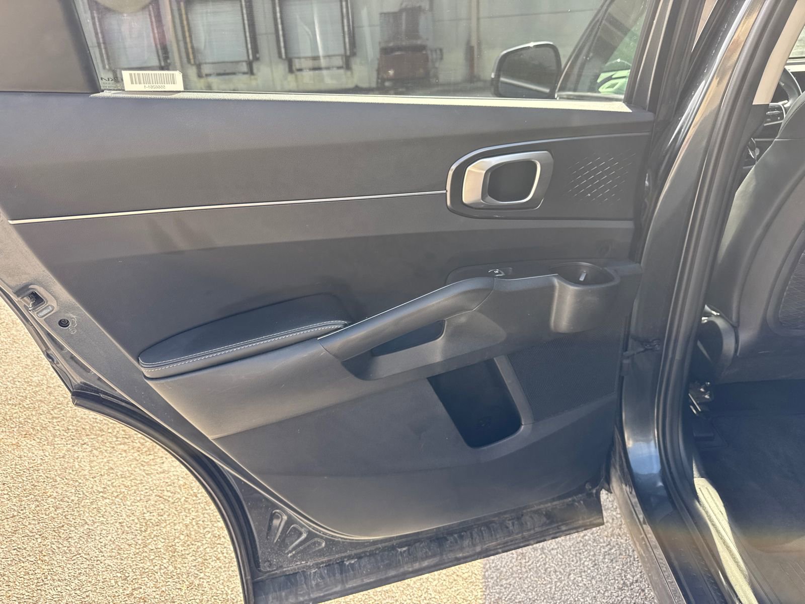Used 2024 Kia Sorento S image 21