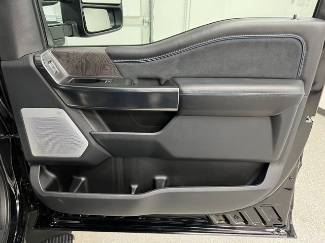 Used 2025 Ford F450 Platinum w/ FX4 Off-Road Package AWD/4WD image 55