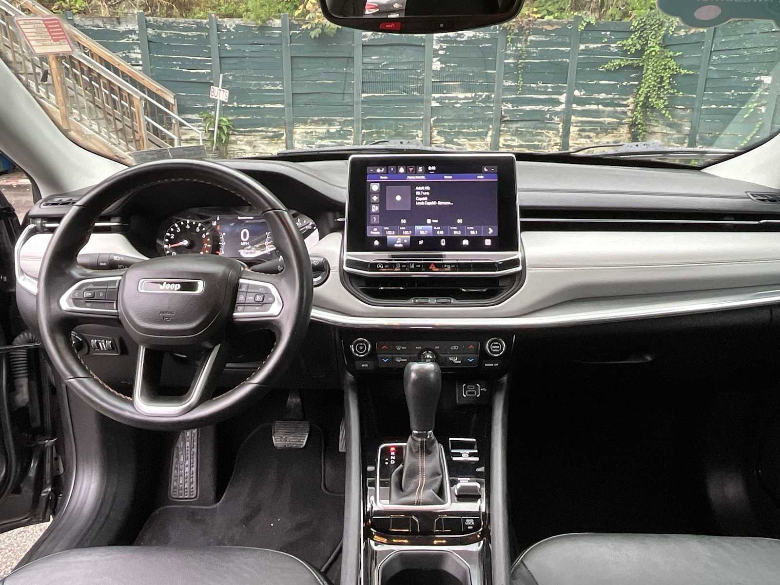 Used 2022 Jeep Compass Limited image 19