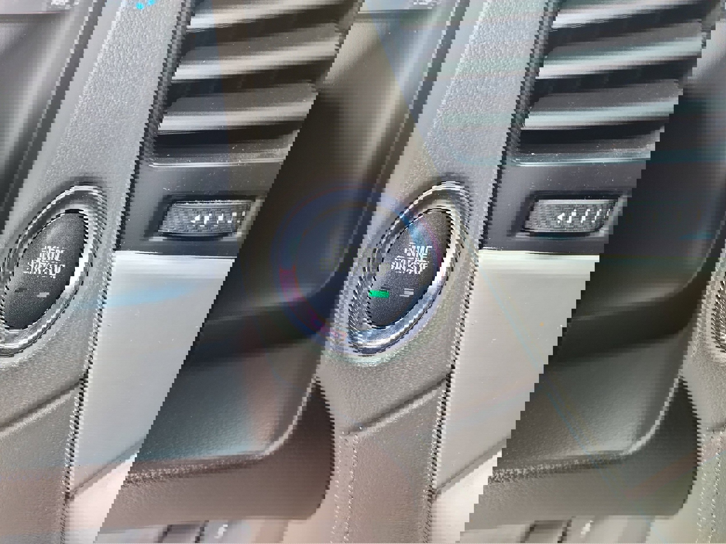 Used 2019 GMC Yukon Denali w/ Denali Ultimate Package image 28