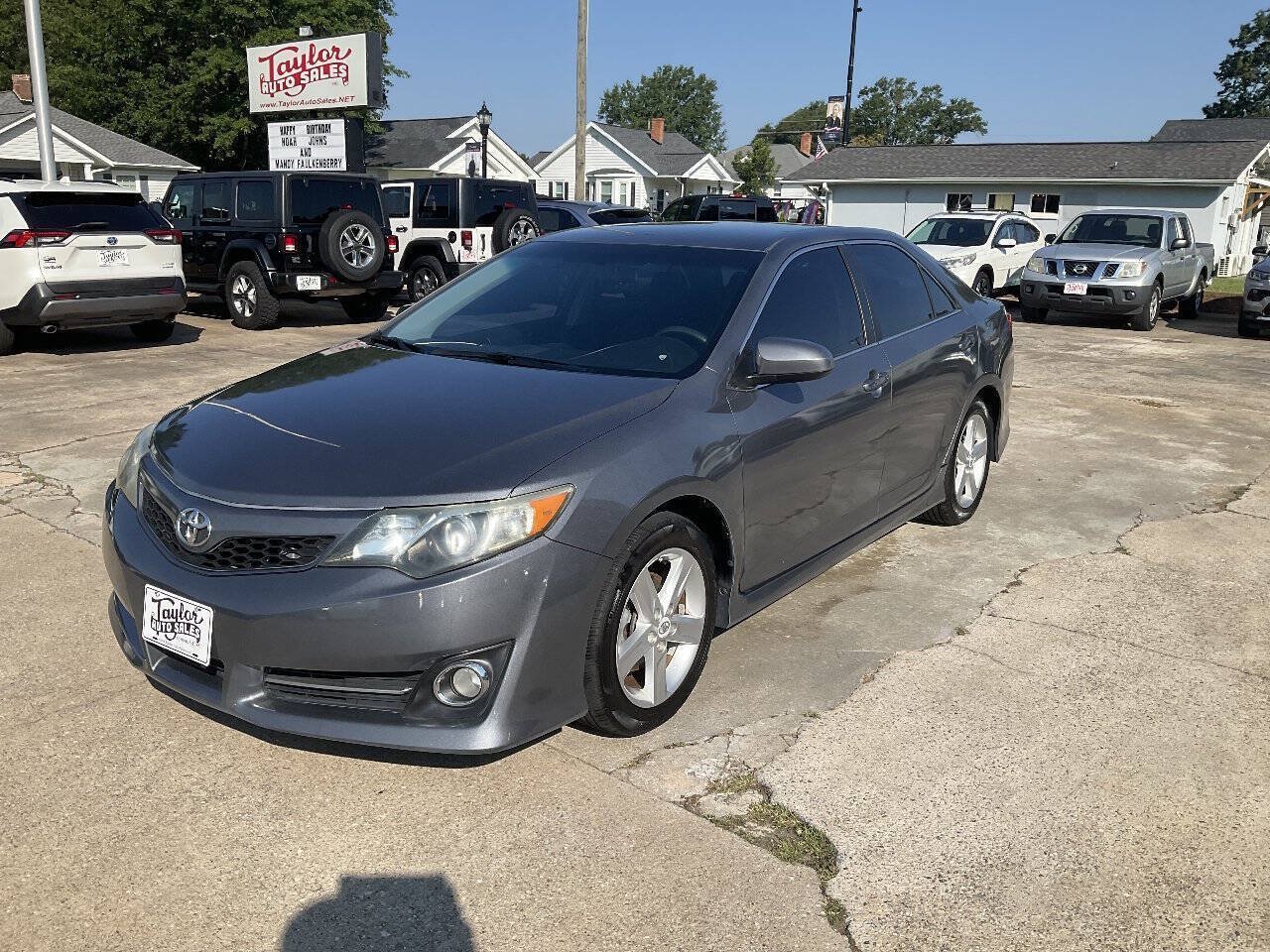 Used 2014 Toyota Camry SE FWD image 7