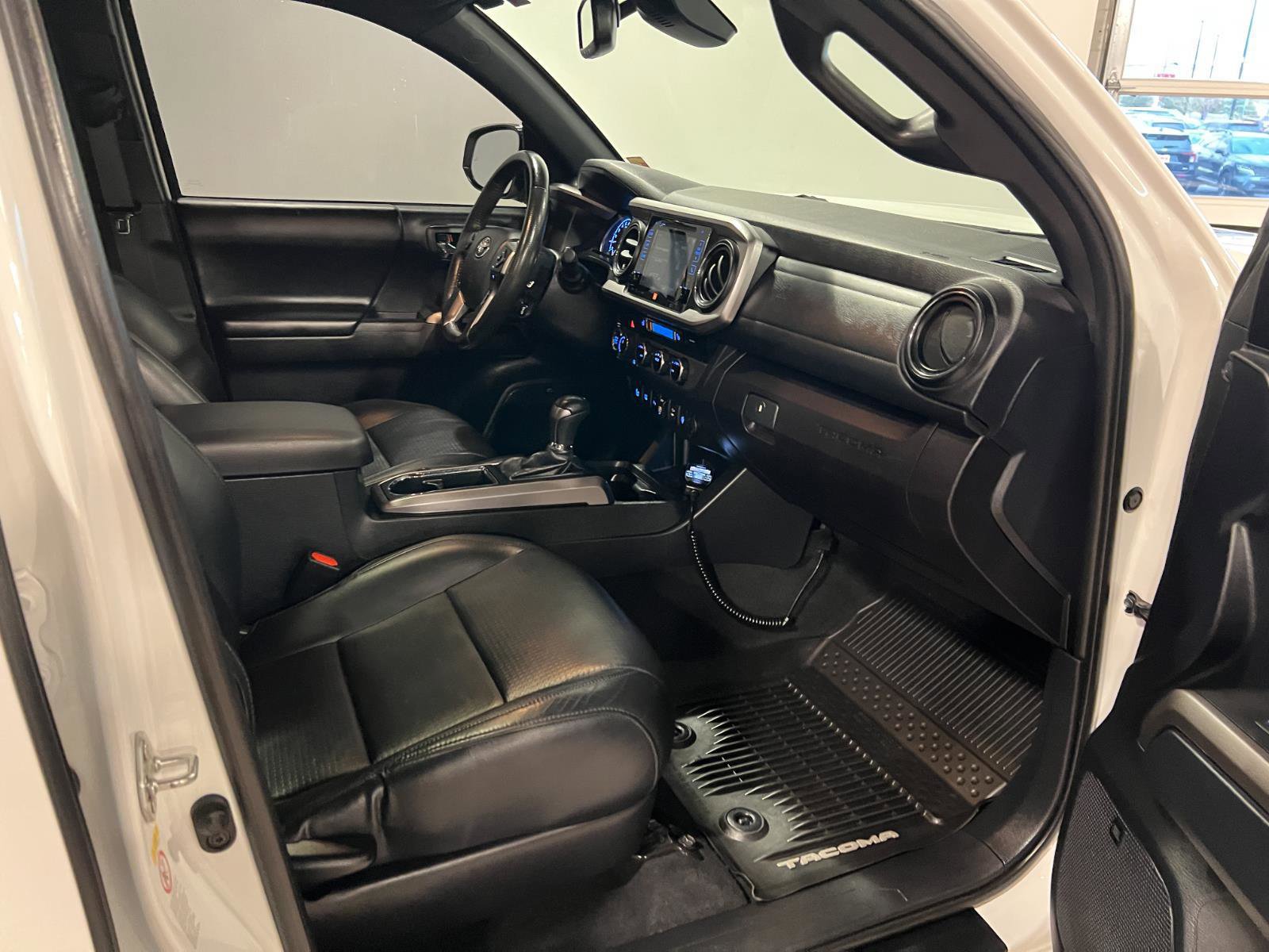 Used 2018 Toyota Tacoma Limited AWD/4WD image 36