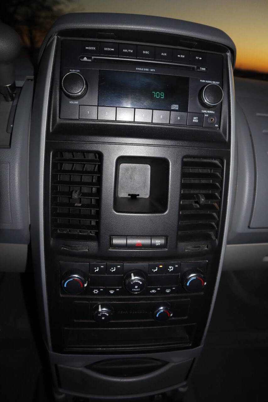Used 2010 Dodge Grand Caravan SE w/ Climate Group image 37