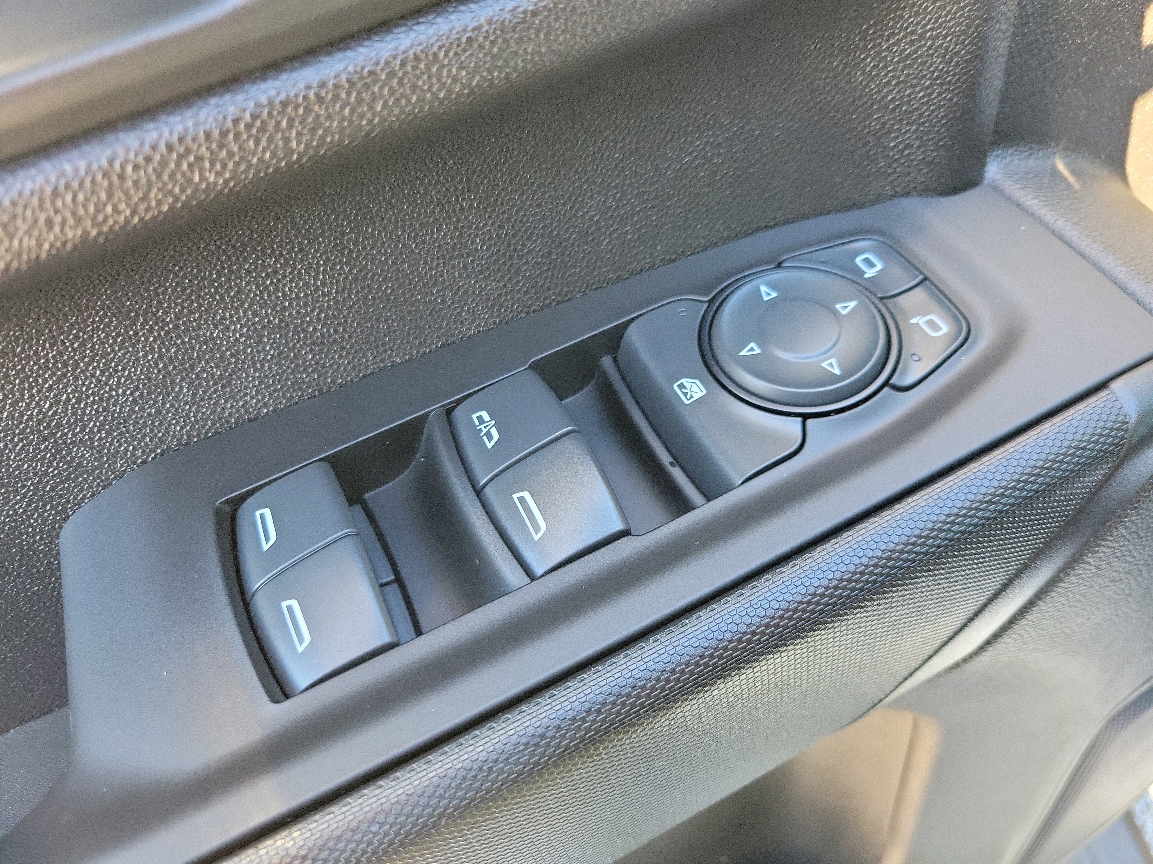 Certified 2024 Chevrolet Silverado 2500 Custom w/ Custom Convenience Package image 16