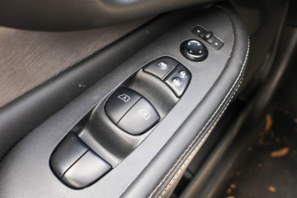Used 2024 Nissan Murano SV FWD image 16