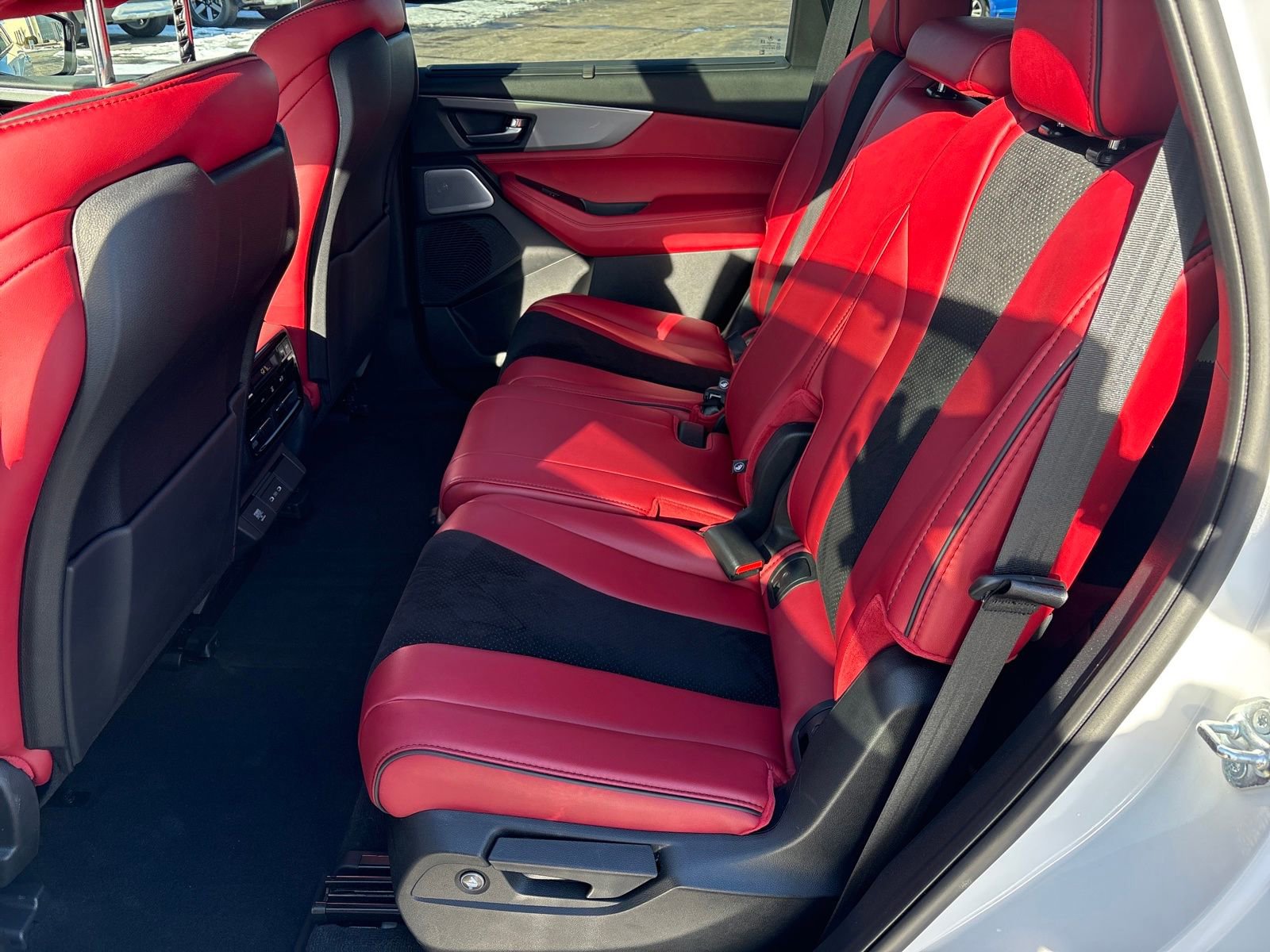 Used 2025 Acura MDX A-Spec image 25