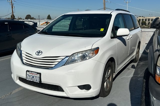 Used 2017 Toyota Sienna LE