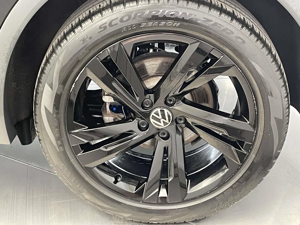 Used 2024 Volkswagen Tiguan SE R-Line AWD/4WD image 12