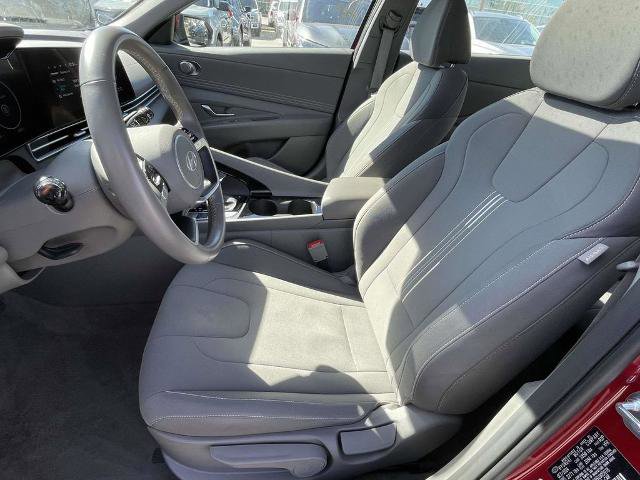 Used 2025 Hyundai Elantra SEL image 4
