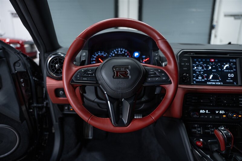 Used 2021 Nissan GT-R Premium AWD/4WD image 19