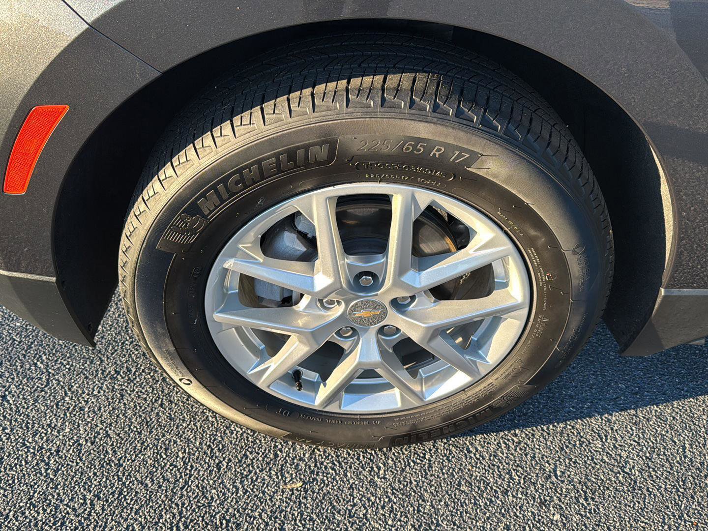 Used 2023 Chevrolet Equinox LT image 30