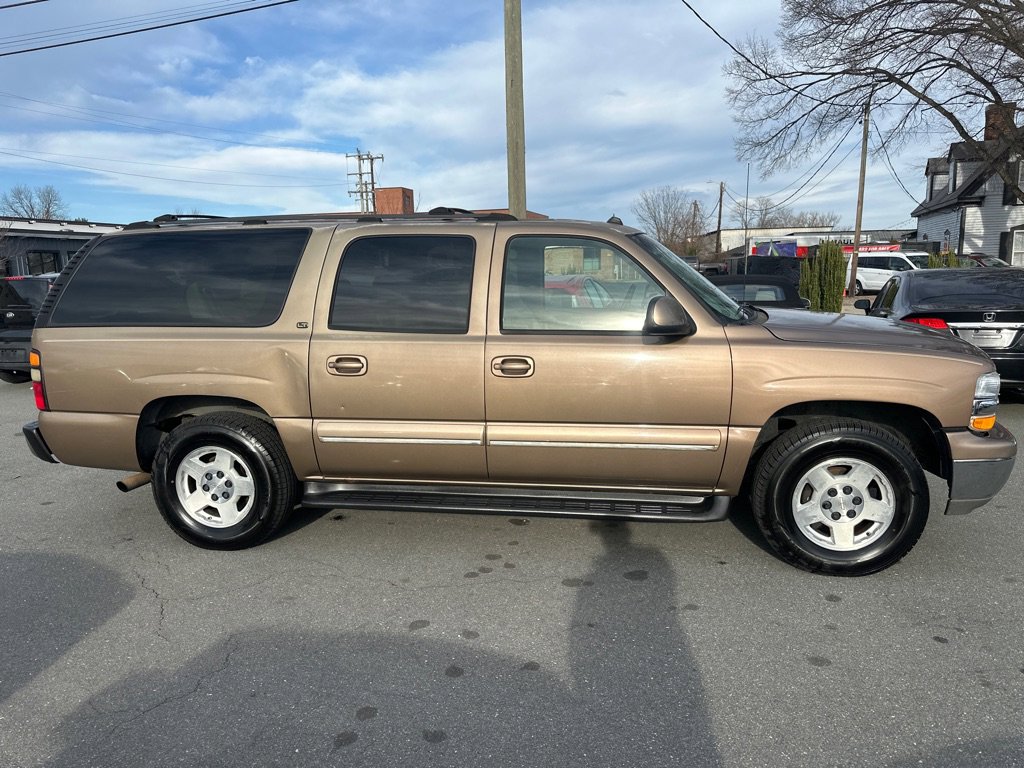 Used 2004 Chevrolet Suburban LT w/ Preferred Equipment Group image 6