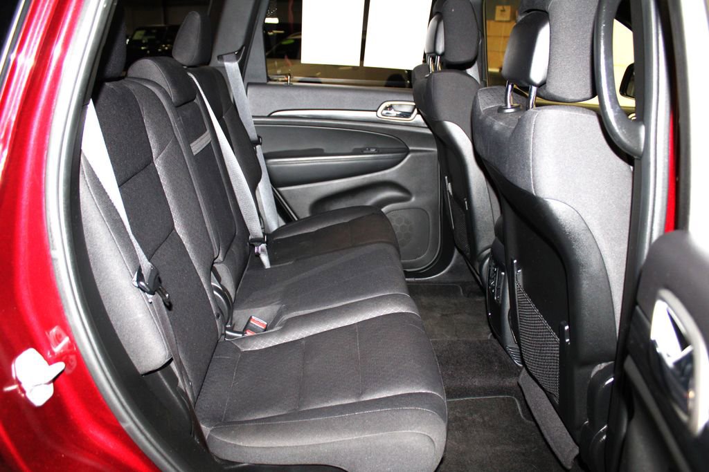 Used 2019 Jeep Grand Cherokee Laredo image 27