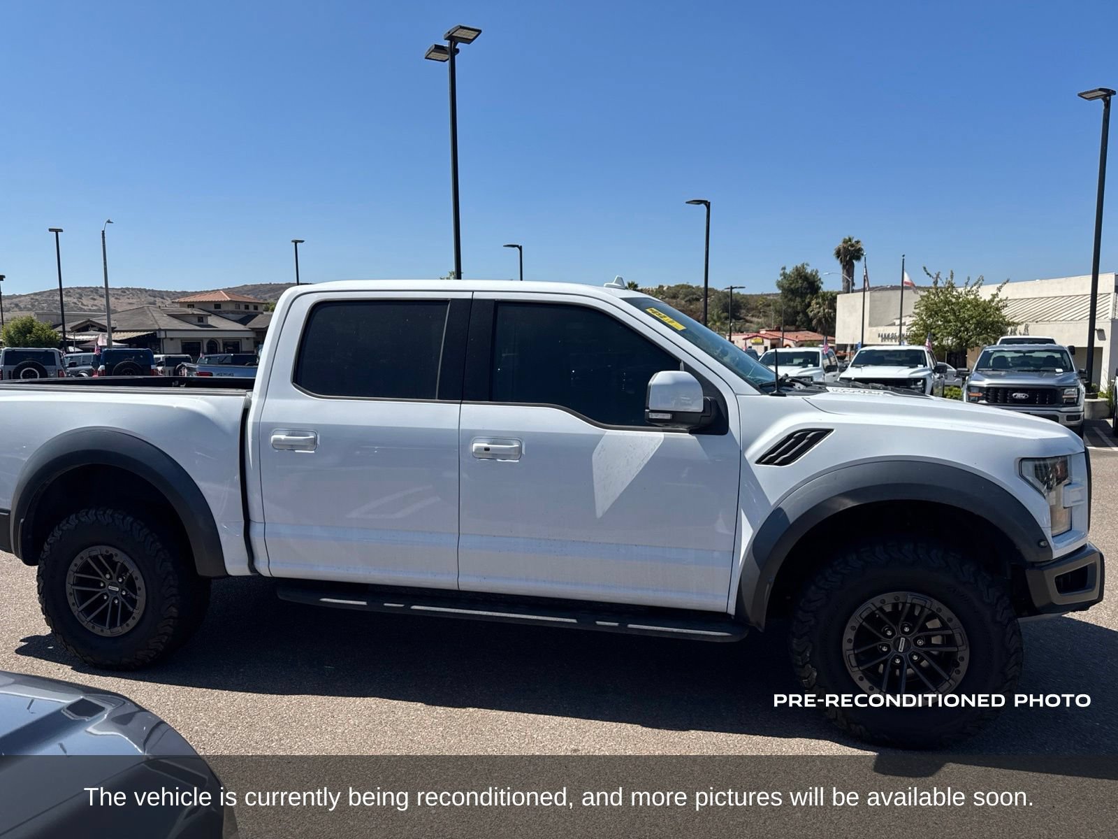 Used 2019 Ford F150 Raptor w/ Equipment Group 802A Luxury AWD/4WD image 7