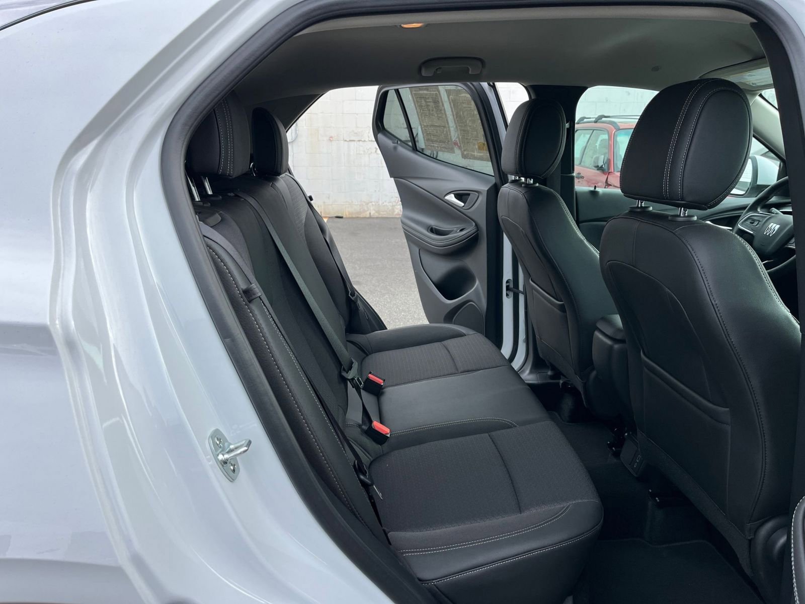 Used 2025 Buick Encore GX Preferred image 25