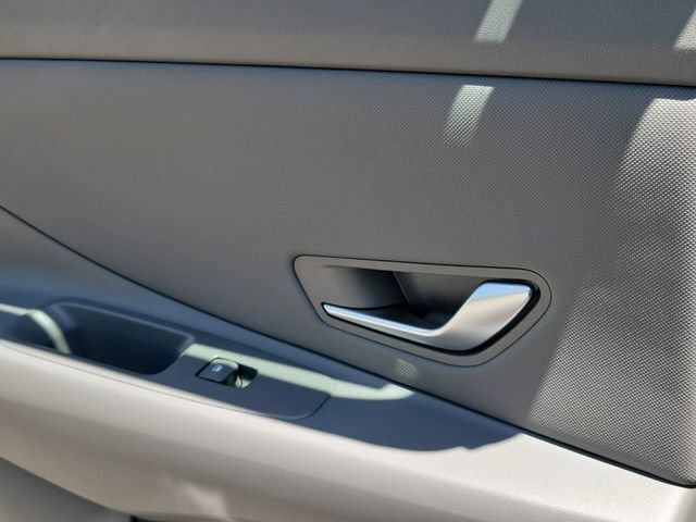New 2026 Hyundai Elantra Sport FWD image 23