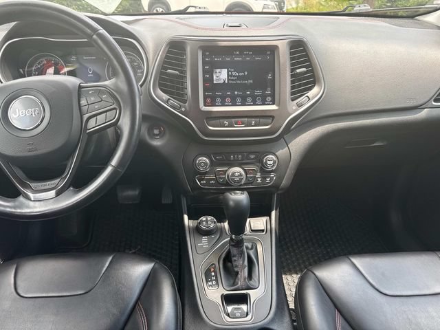 Used 2021 Jeep Cherokee Trailhawk AWD/4WD image 19