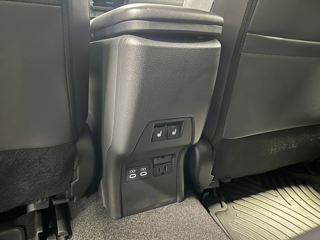 Used 2025 Toyota Prius XSE Premium image 19