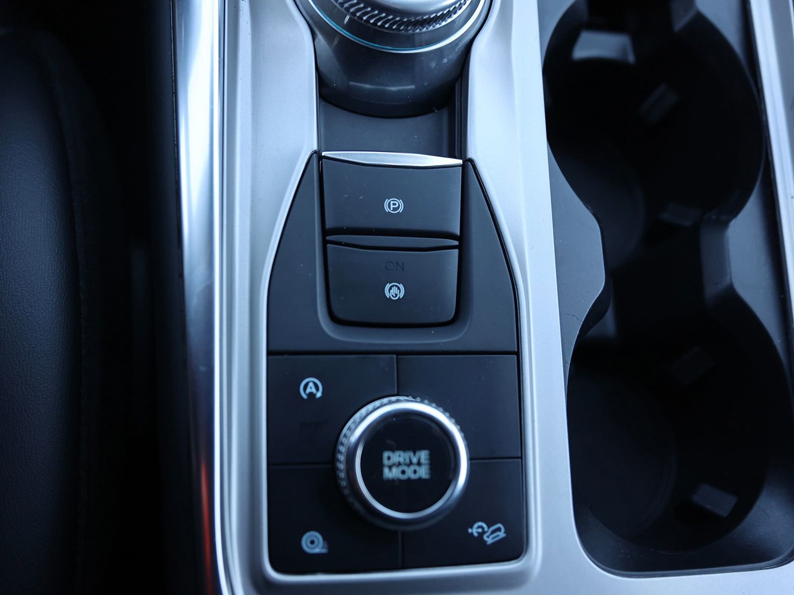 Certified 2022 Ford Explorer Platinum w/ Equipment Group 601A image 38