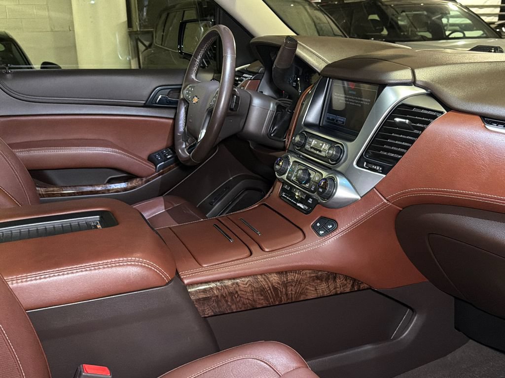 Used 2020 Chevrolet Suburban Premier w/ Premier 6.2L Value Package AWD/4WD image 10
