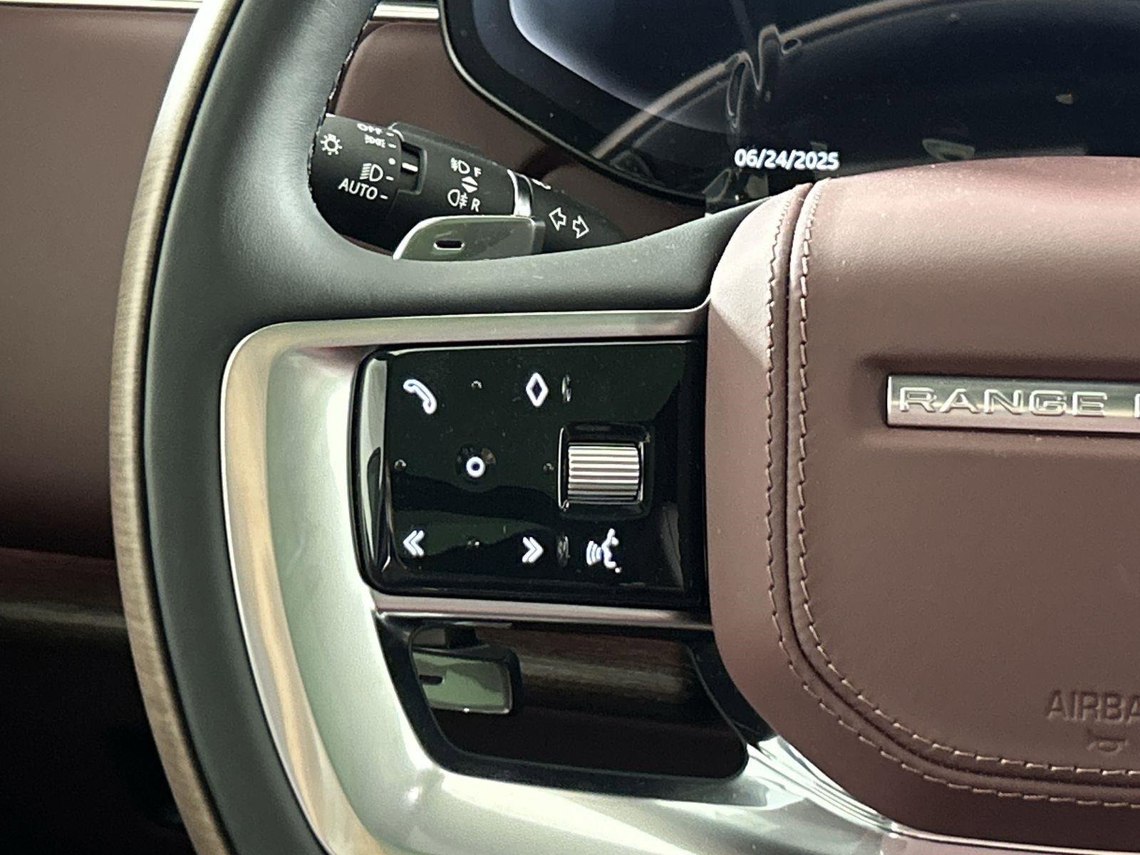 New 2025 Land Rover Range Rover SE image 12