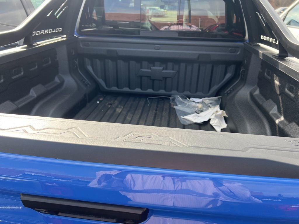 New 2026 Chevrolet Colorado Trail Boss w/ Midnight Edition AWD/4WD image 7
