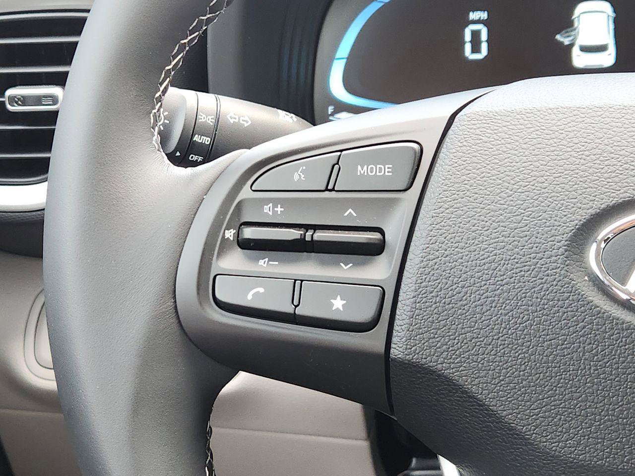 New 2026 Hyundai Venue SEL FWD image 27