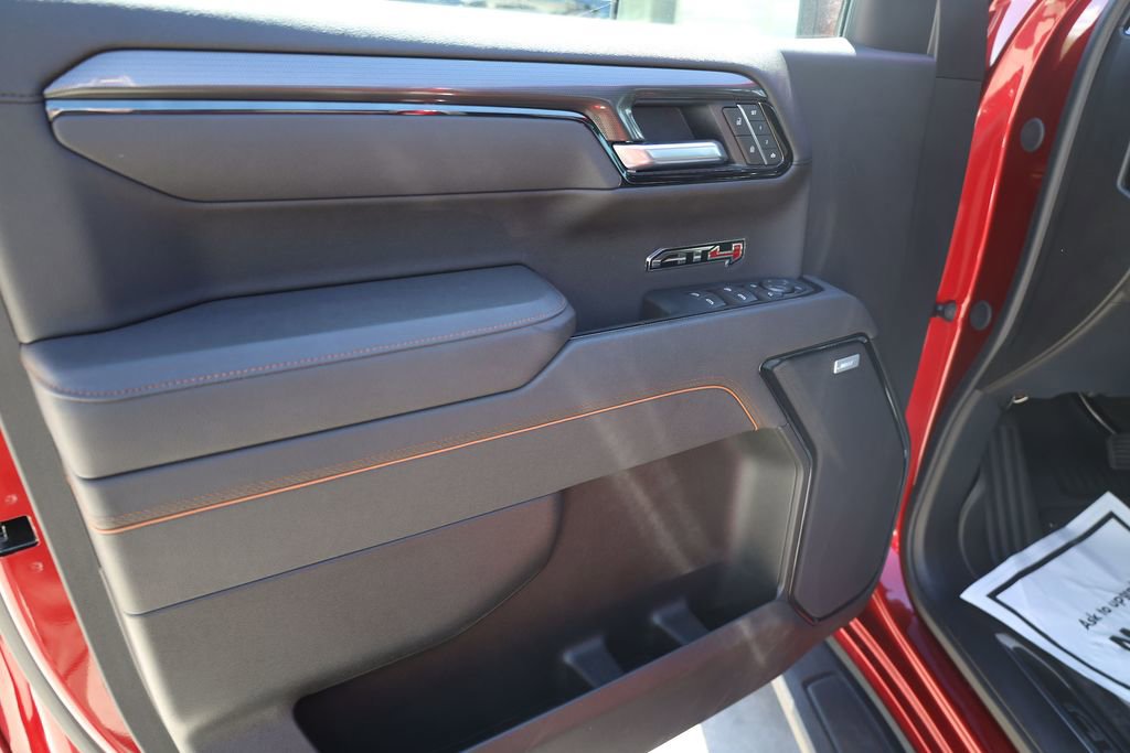 Used 2025 GMC Sierra 1500 AT4 w/ AT4 Premium Package AWD/4WD image 10