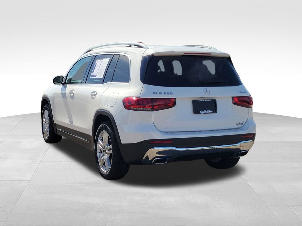 Used 2021 Mercedes-Benz GLB 250 4MATIC image 4