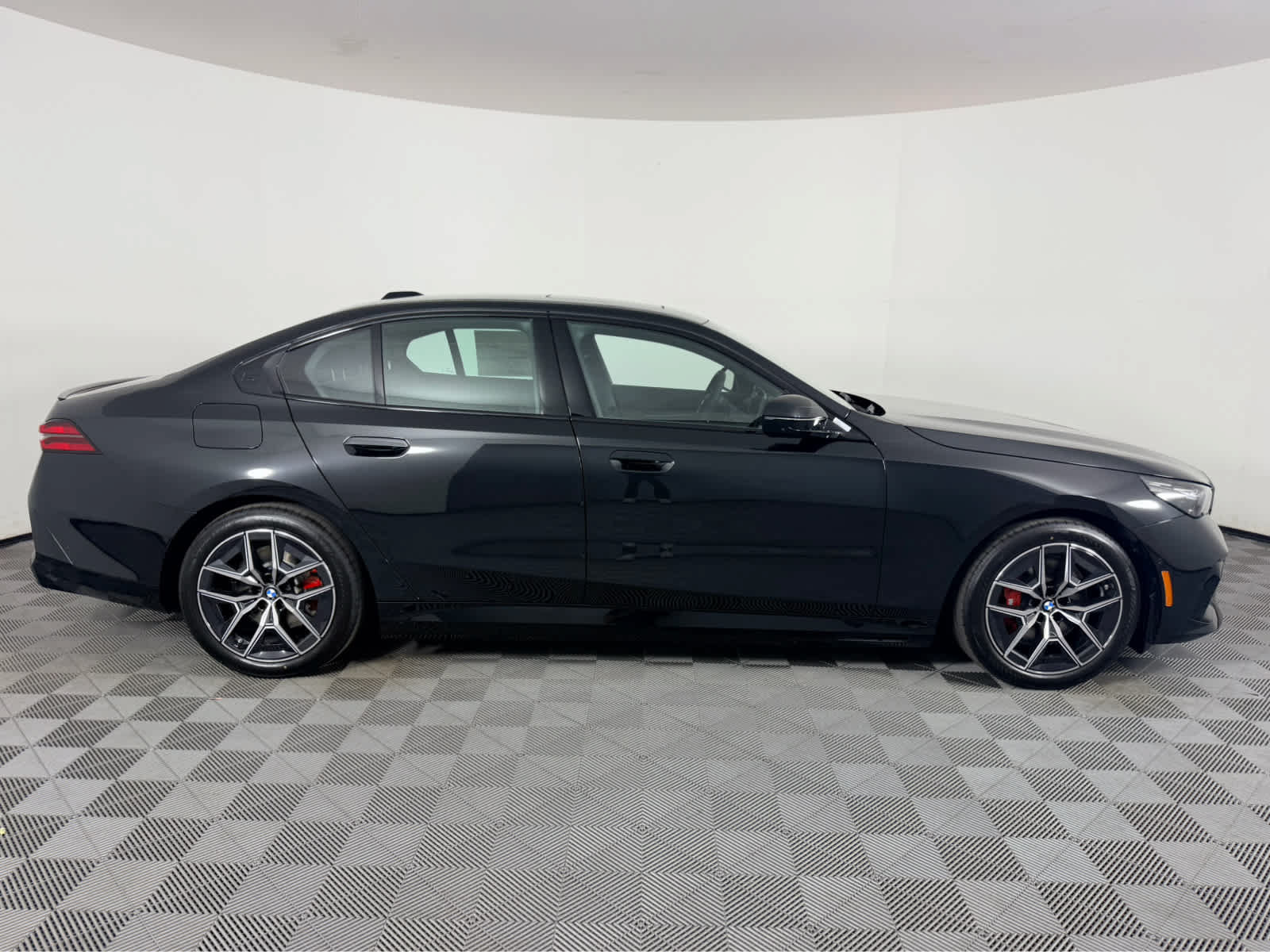 New 2027 BMW i5 eDrive40 w/ M Sport Package RWD image 2