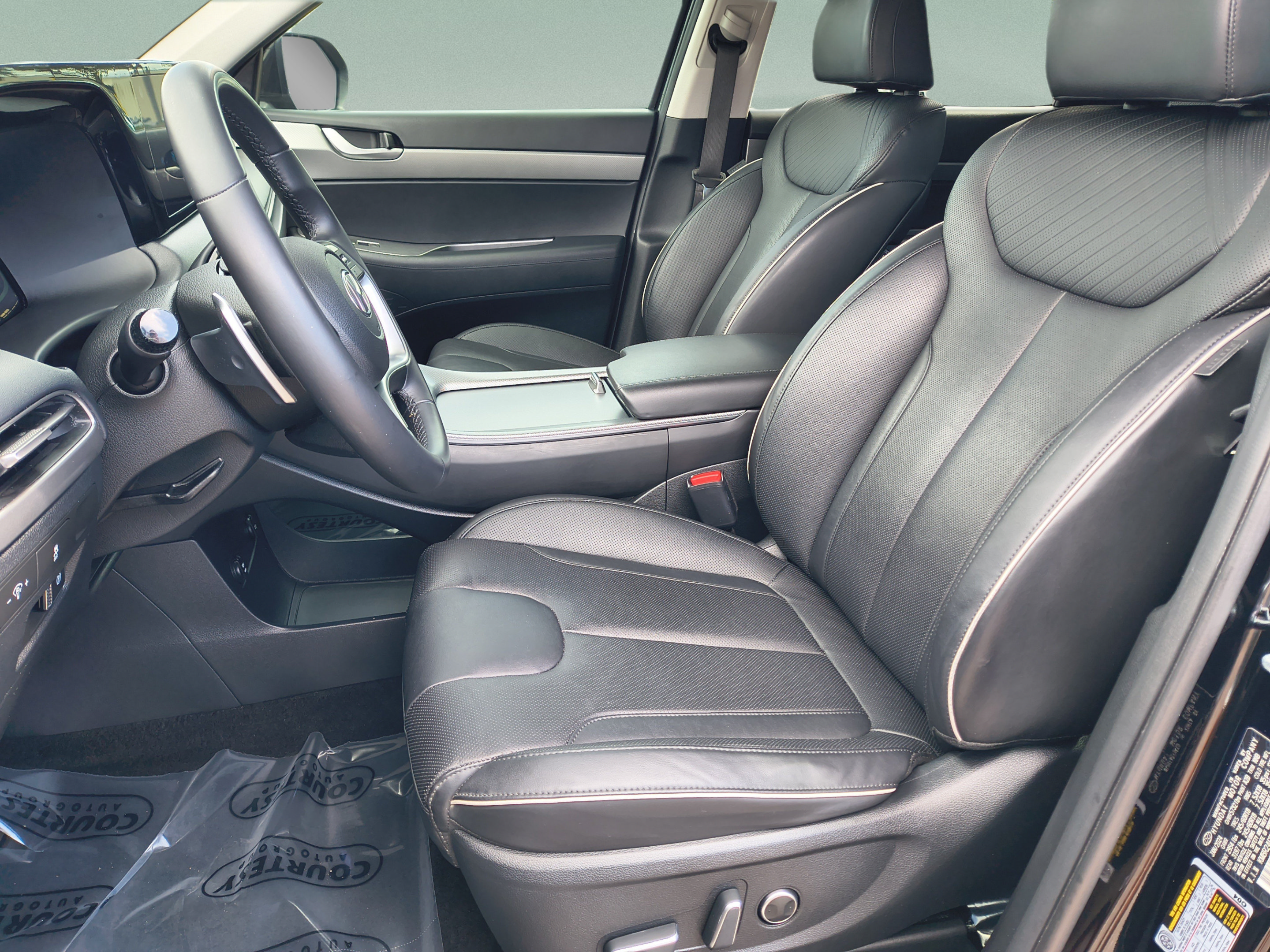 Certified 2024 Hyundai Palisade SEL FWD image 18