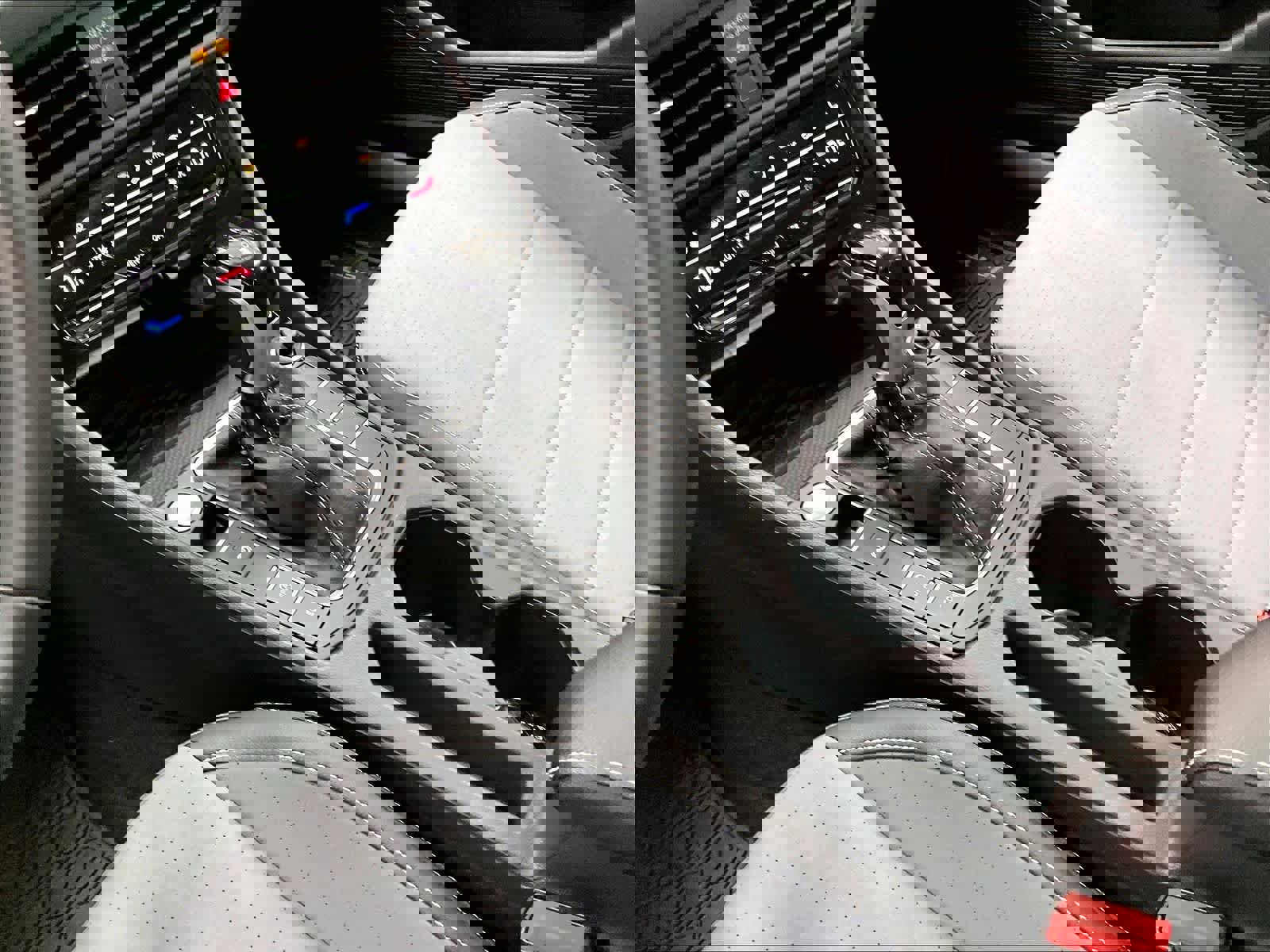 Used 2025 Volkswagen Jetta SE w/ Sunroof Package image 19