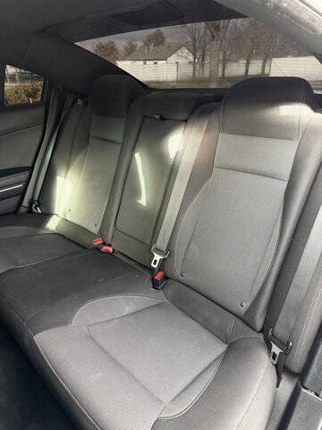 Used 2018 Dodge Charger SXT image 21